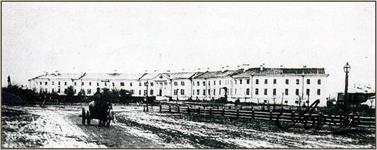 Вид Петровской площади в начале 20-го века